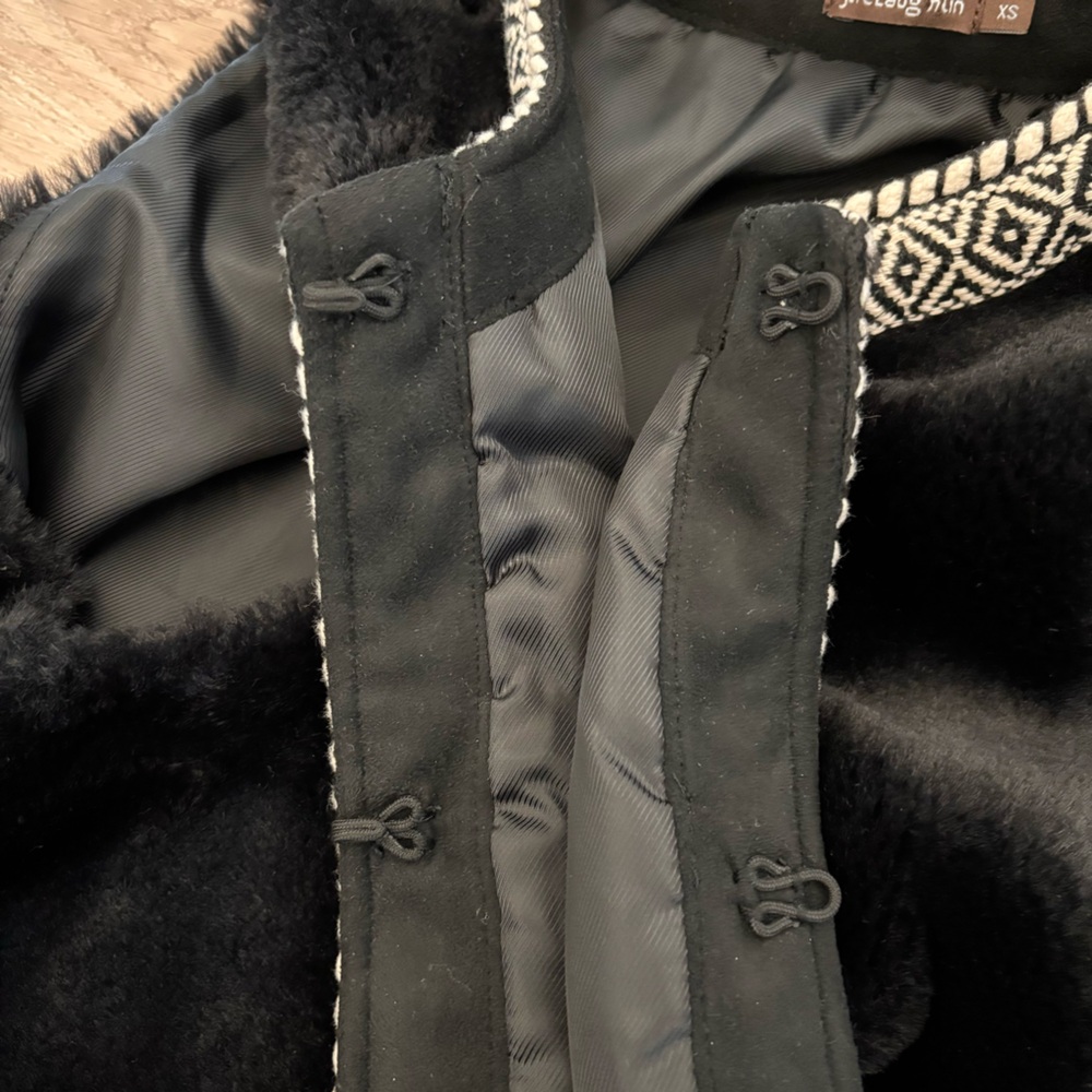 J. McLaughlin Faux Fur Tunic Embroidered Trim Lined Vest XS - Picture 4 of 7